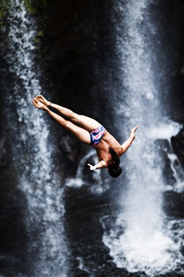 red_bull_cliff_diving_havaji_2010
